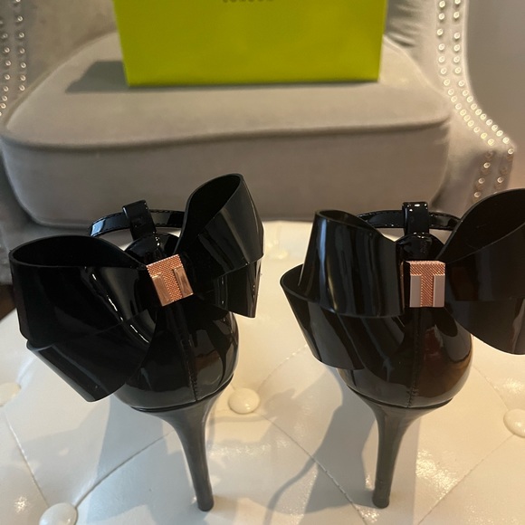 TED BAKER 🧑‍🍳 DRESSY SANDALS 🩴 - Picture 2 of 5